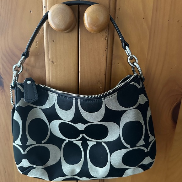 Coach Signature Black and Gray Shoulder Bag LIKE NEW CONDITION! - Picture 2 of 4